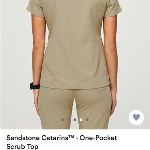 Catarina Figs Scrub top